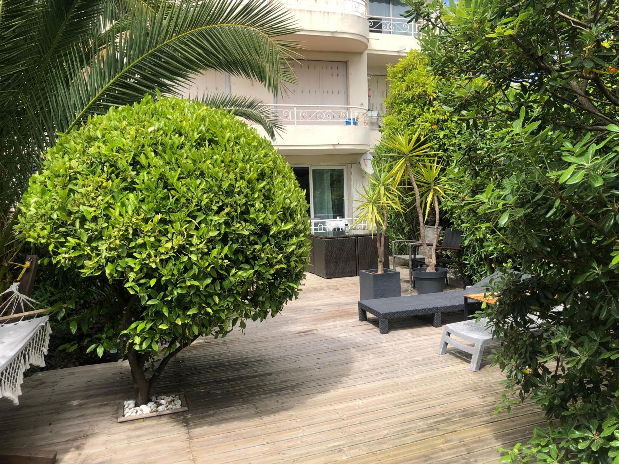 Only 60M To The Beach, 2 Bedroom Cozy Apartment, 80M2 Big Garden, Very Central Cannes Luaran gambar